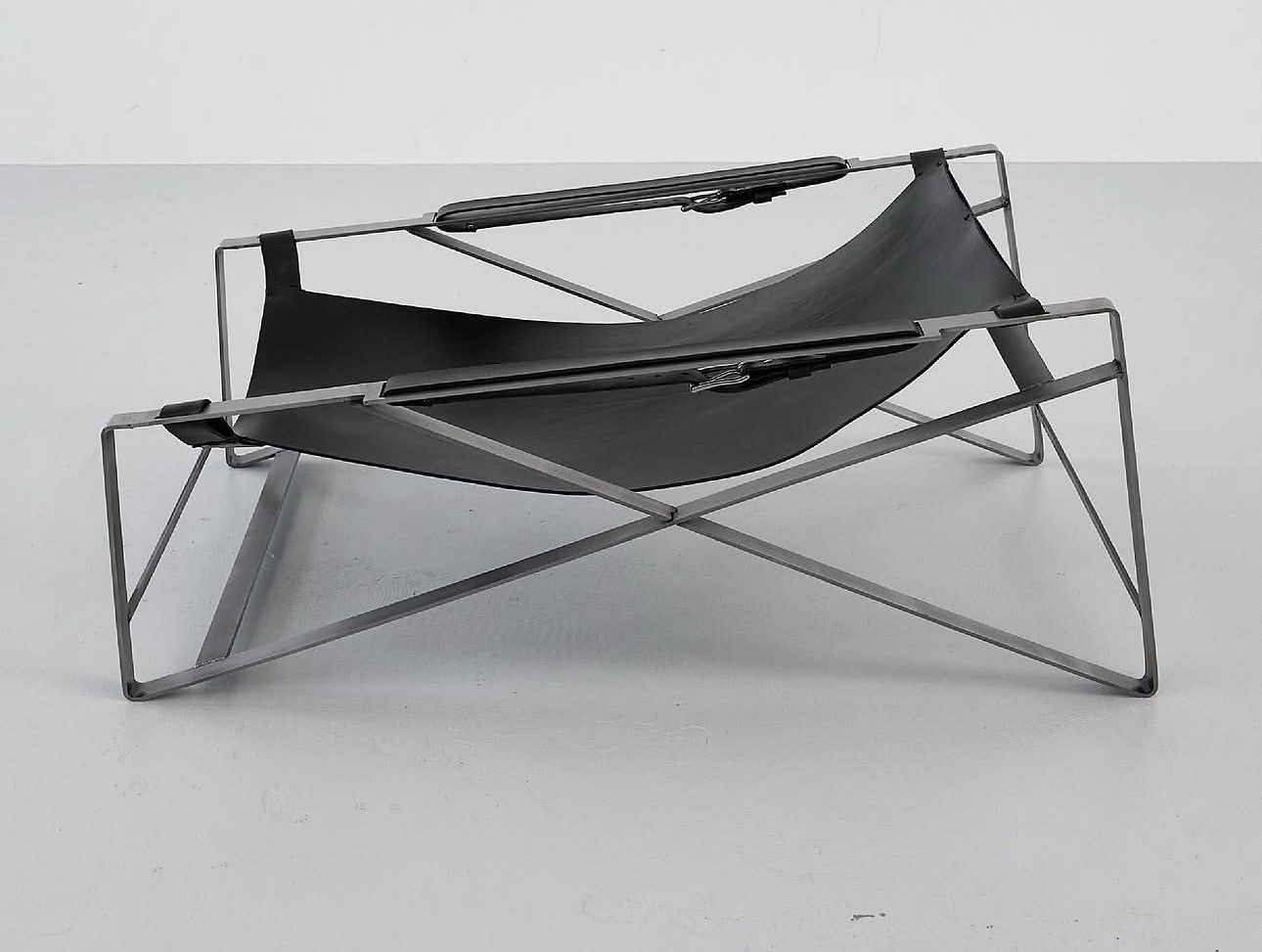 Sling lounge chair, gallery view 2