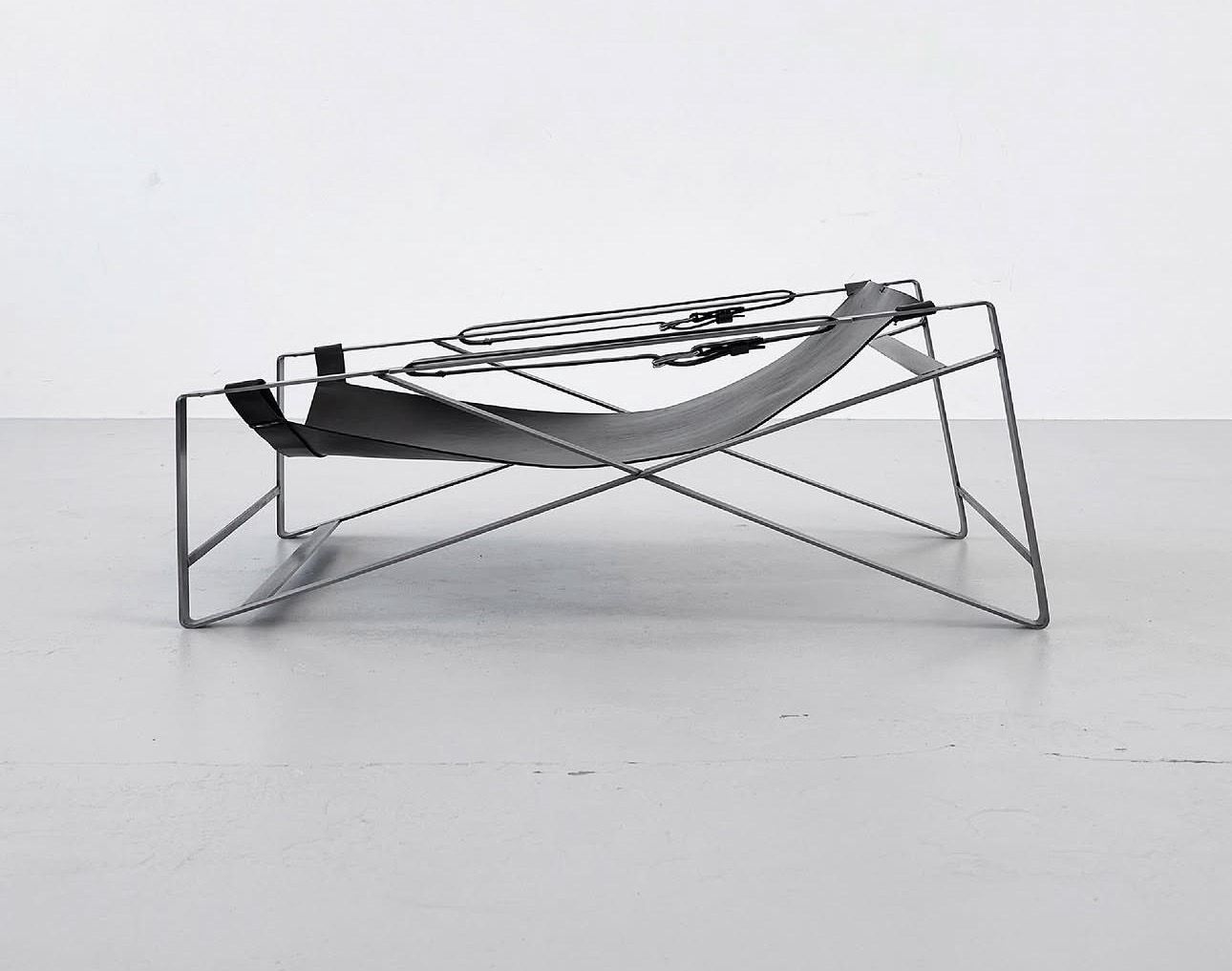 Sling lounge chair, gallery view 3